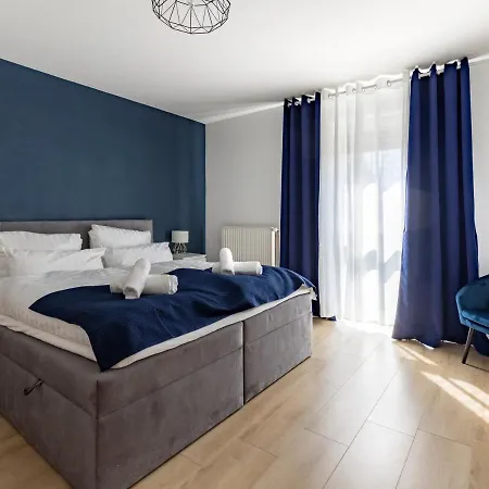 Arena In Der Naehe - Tiefgarage - Balkon - Kueche - Smart Tv شقة *