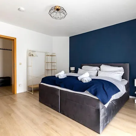 Apartment Arena In Der Naehe - Tiefgarage - Balkon - Kueche - Smart Tv *