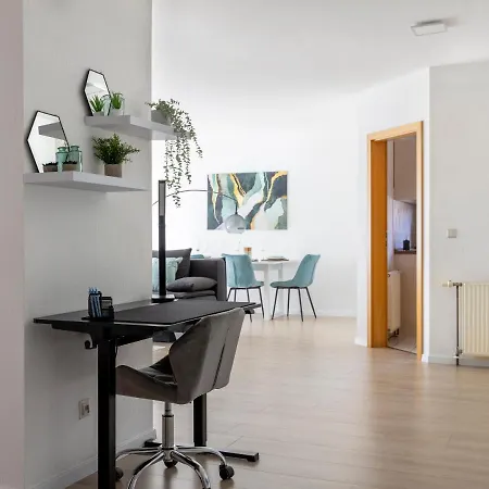 Arena In Der Naehe - Tiefgarage - Balkon - Kueche - Smart Tv شقة *