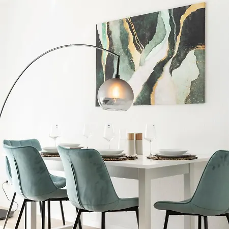 Arena In Der Naehe - Tiefgarage - Balkon - Kueche - Smart Tv